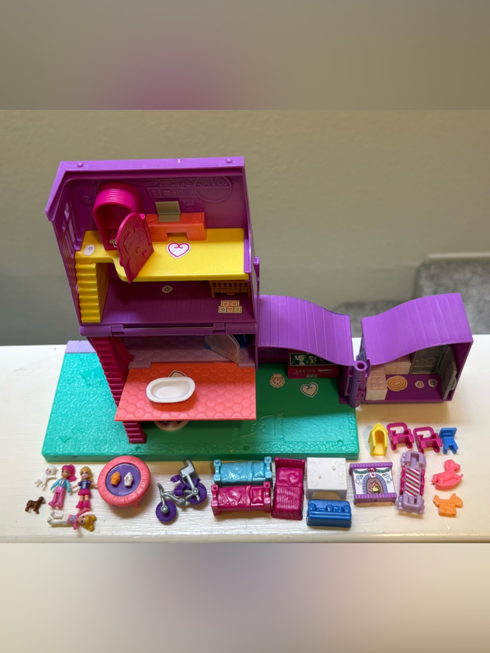 Polly Pocket Fold-Out House Playset